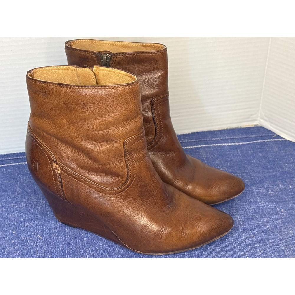 Frye Size 8M Jillian Wedge Ankle Boots Womens Cognac Brown Leather Pointed Toe